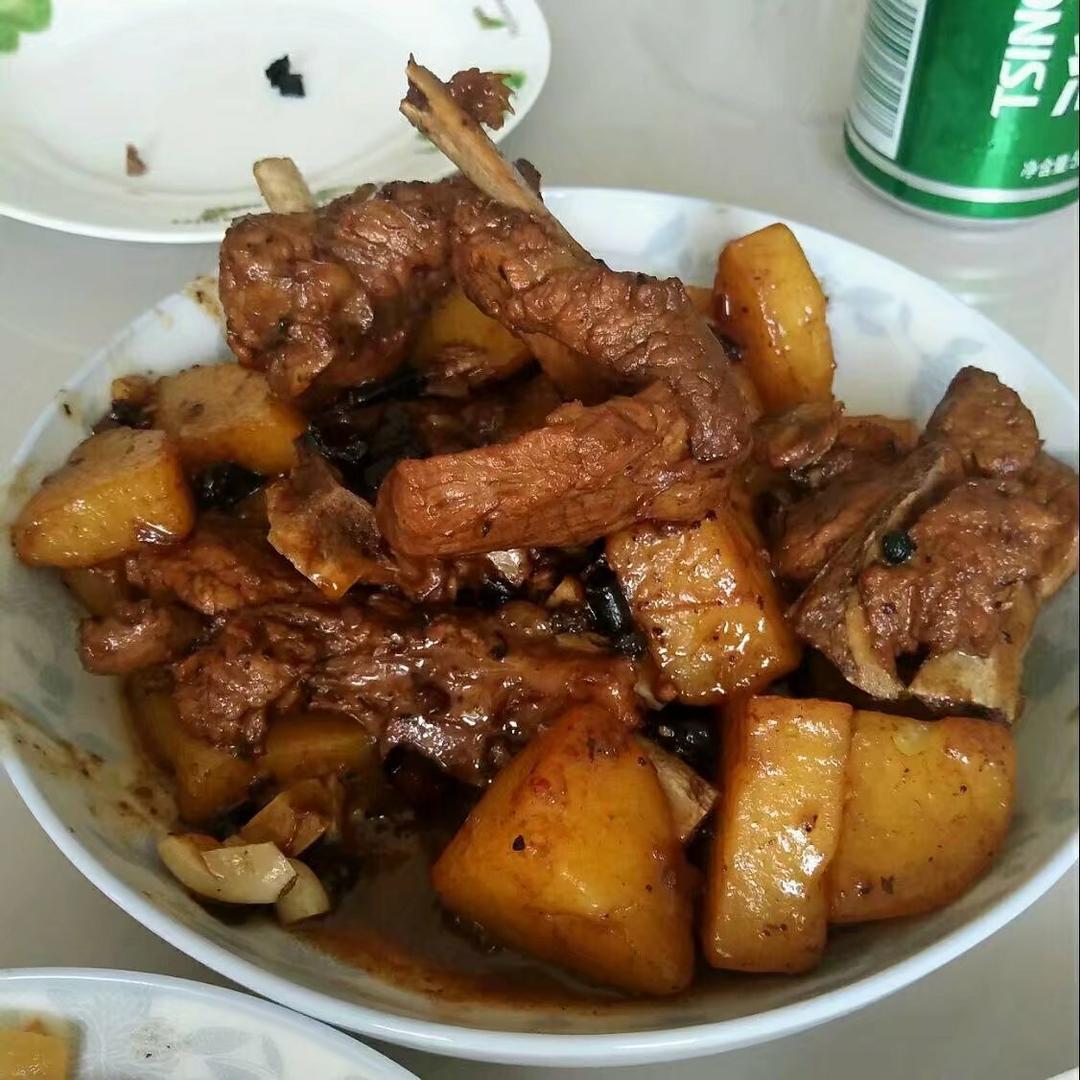 红烧排骨土豆