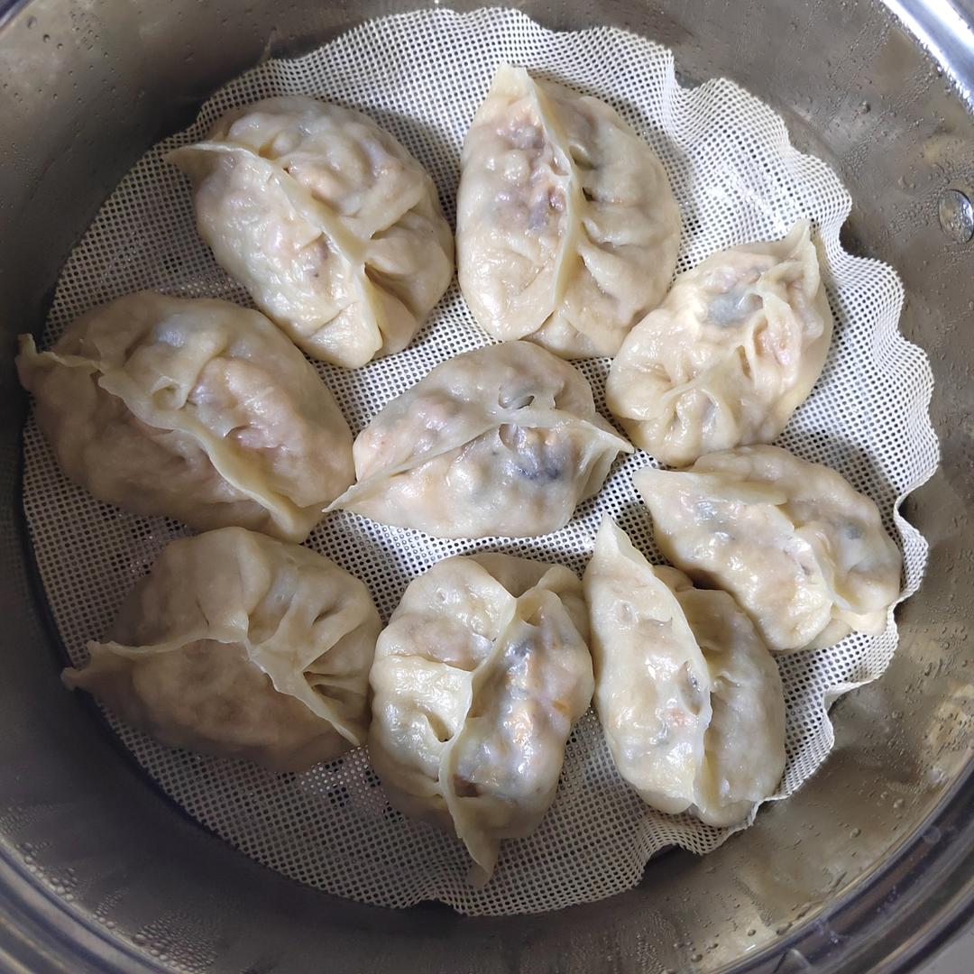 意外好吃的西红柿鸡蛋蒸饺