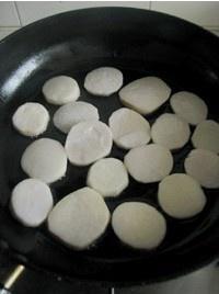 锅粑芋艿的做法 步骤3