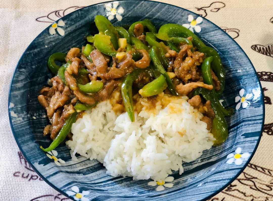 ‼️好吃到舔盘的青椒肉丝盖浇饭