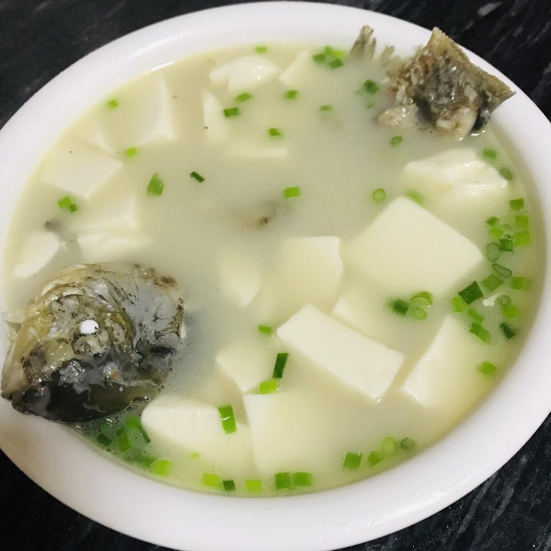 鲫鱼豆腐汤