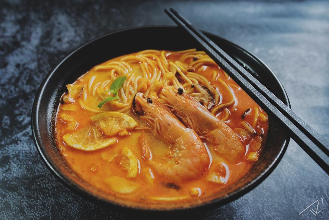 ironladyan做的海鲜冬阴功拉面拉面说