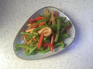 快手菜：青红椒炒牛肚。的做法 步骤4
