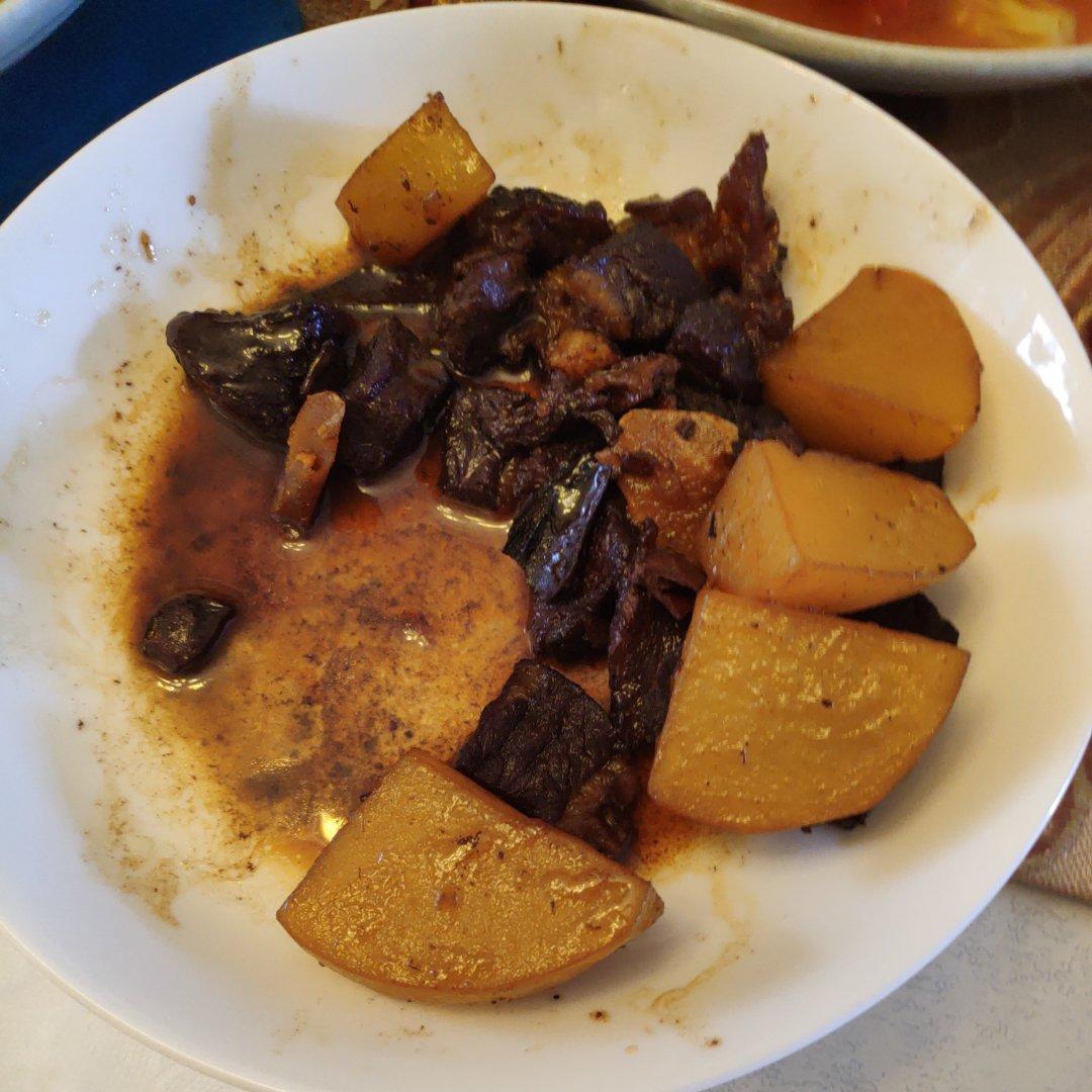 土豆烧牛腩