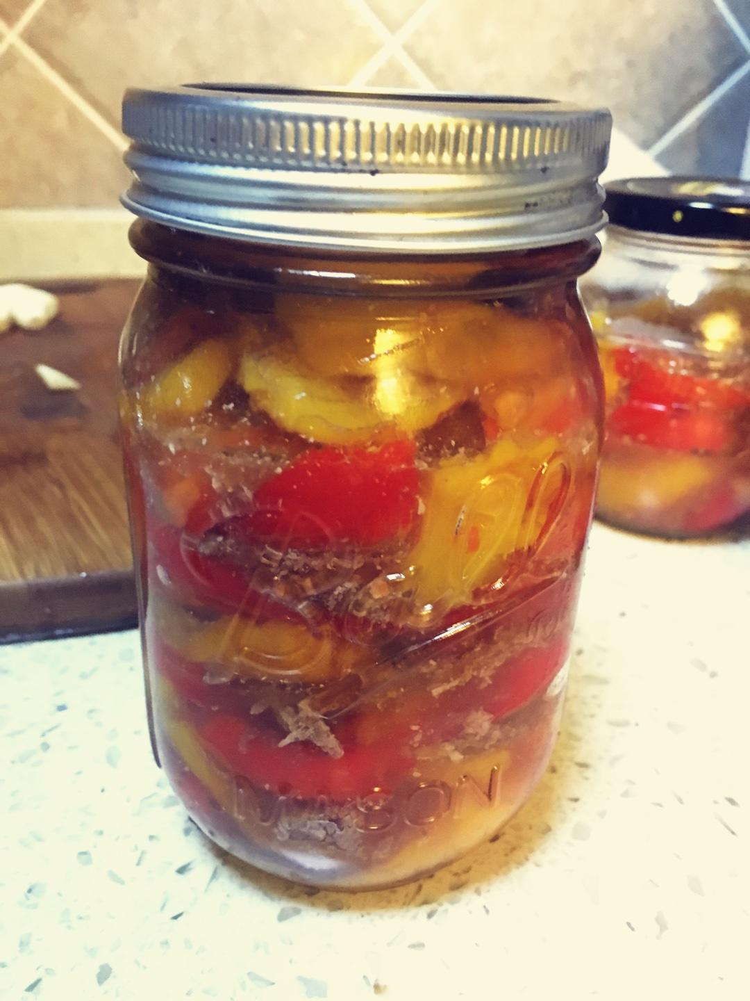 Pepperoni con acciughe 
                彩椒咸鱼