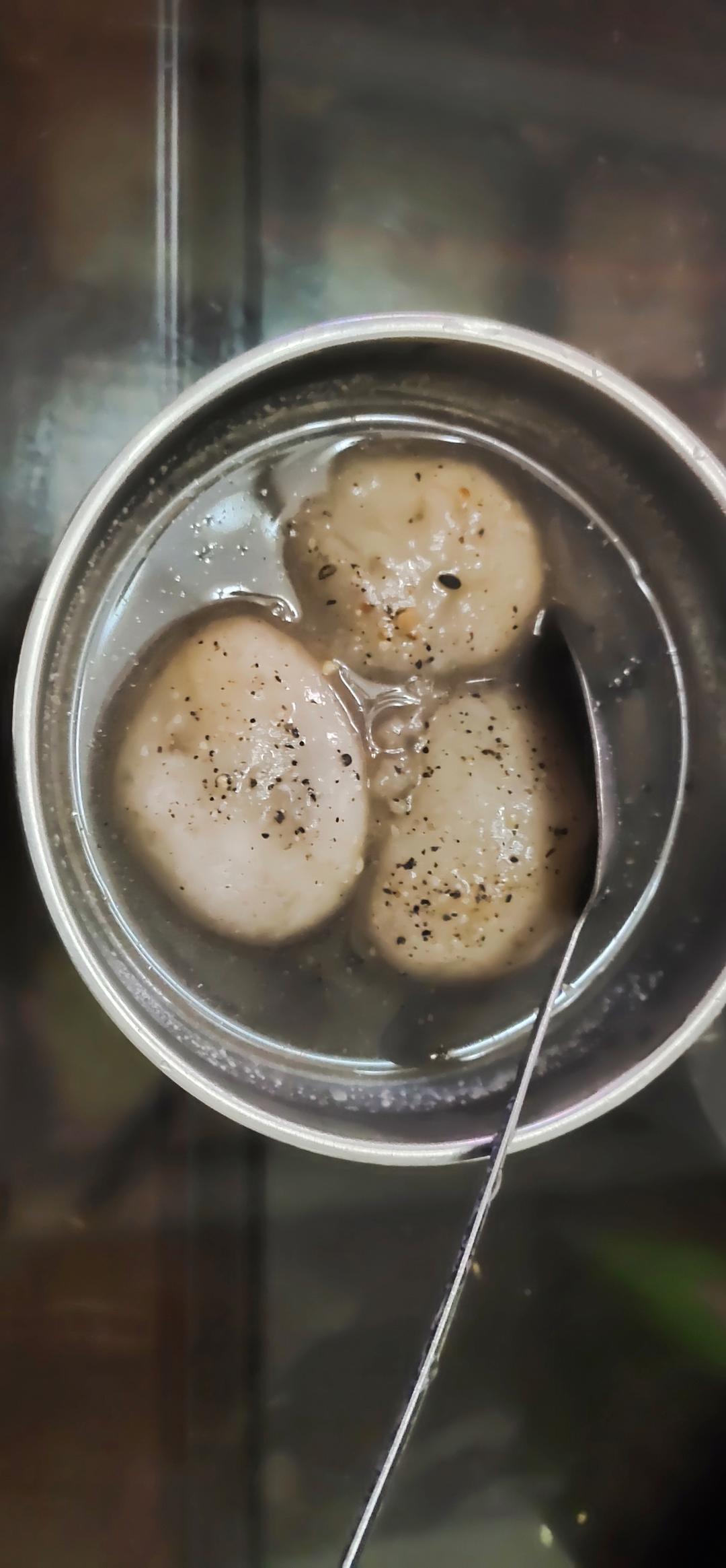 花生黑芝麻汤圆