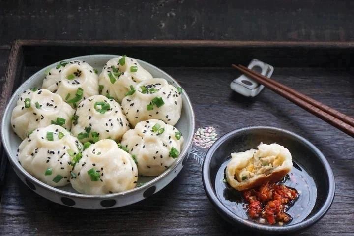 咸蛋黄鲜肉生煎包