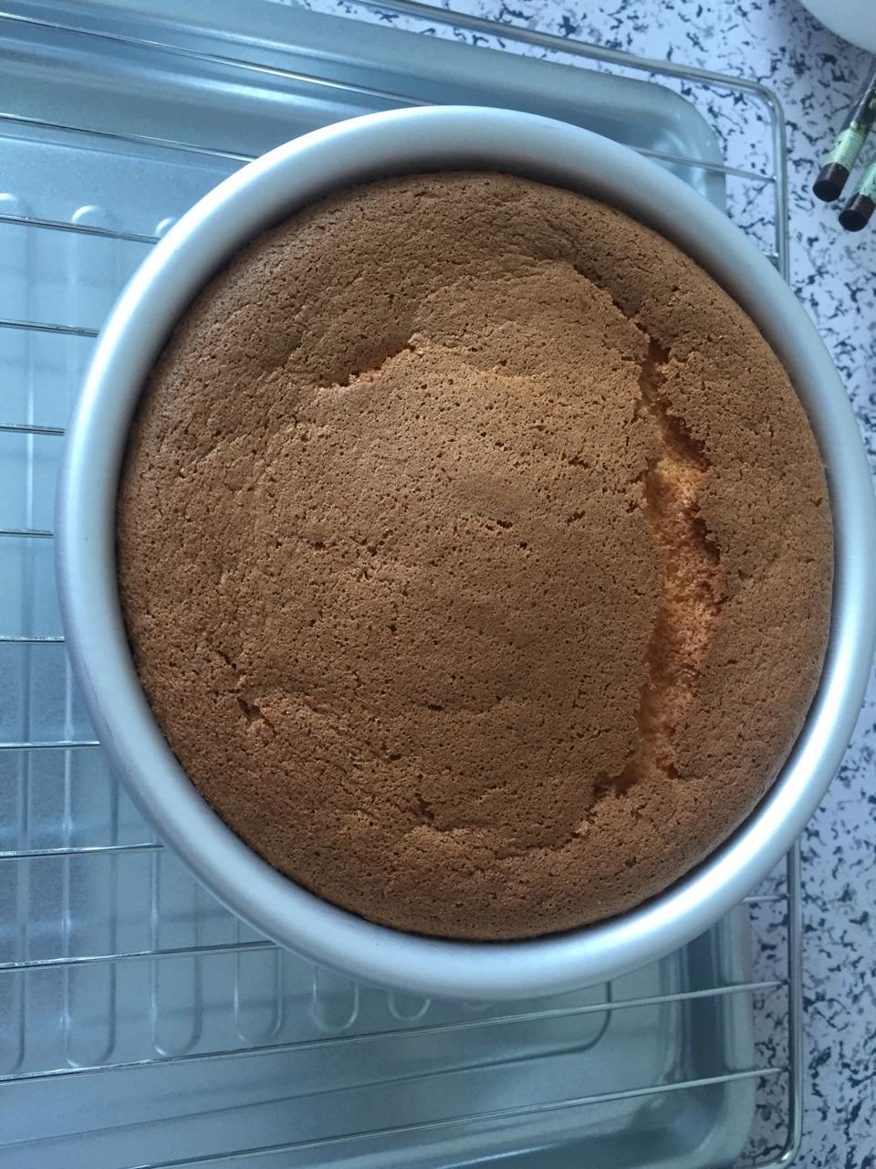 烤箱做蛋糕（戚风蛋糕的做法）