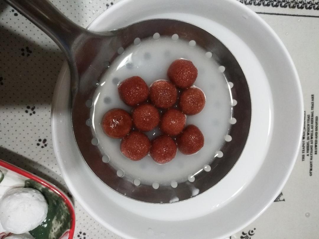 滚出来的山楂元宵