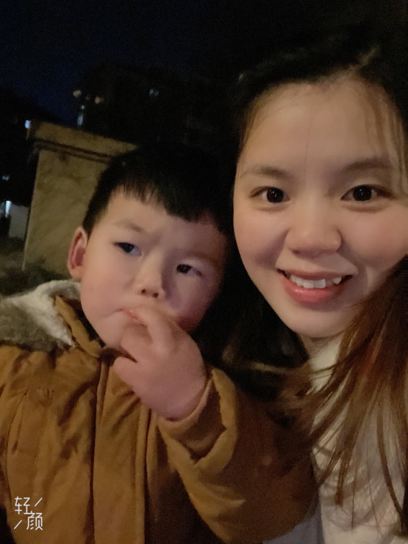 吧唧吧唧大口吃饭