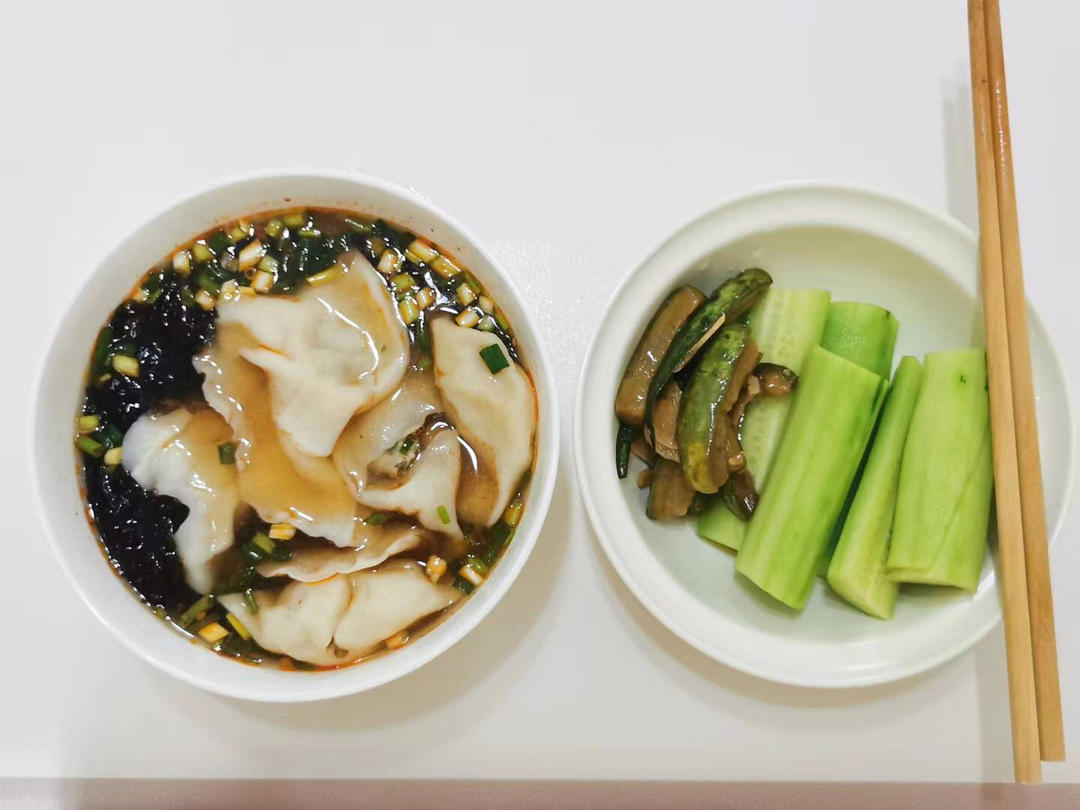 酸汤水饺（在于汤料）