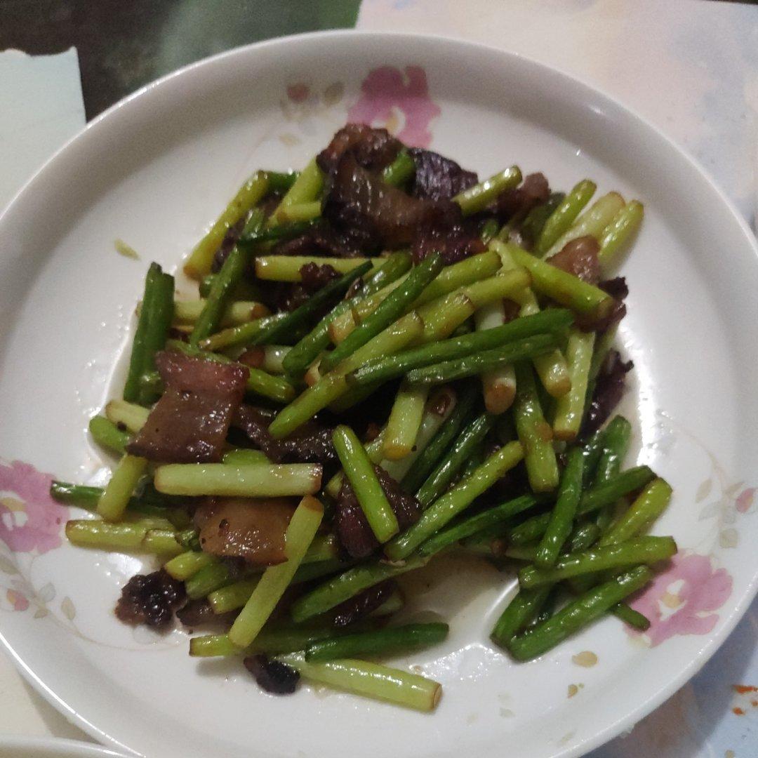 蒜苔炒腊肉