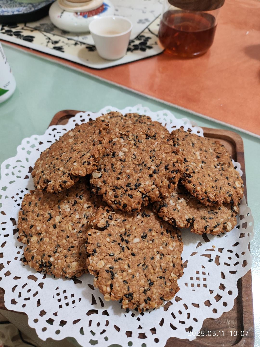 素食:有机燕麦芝麻大饼干