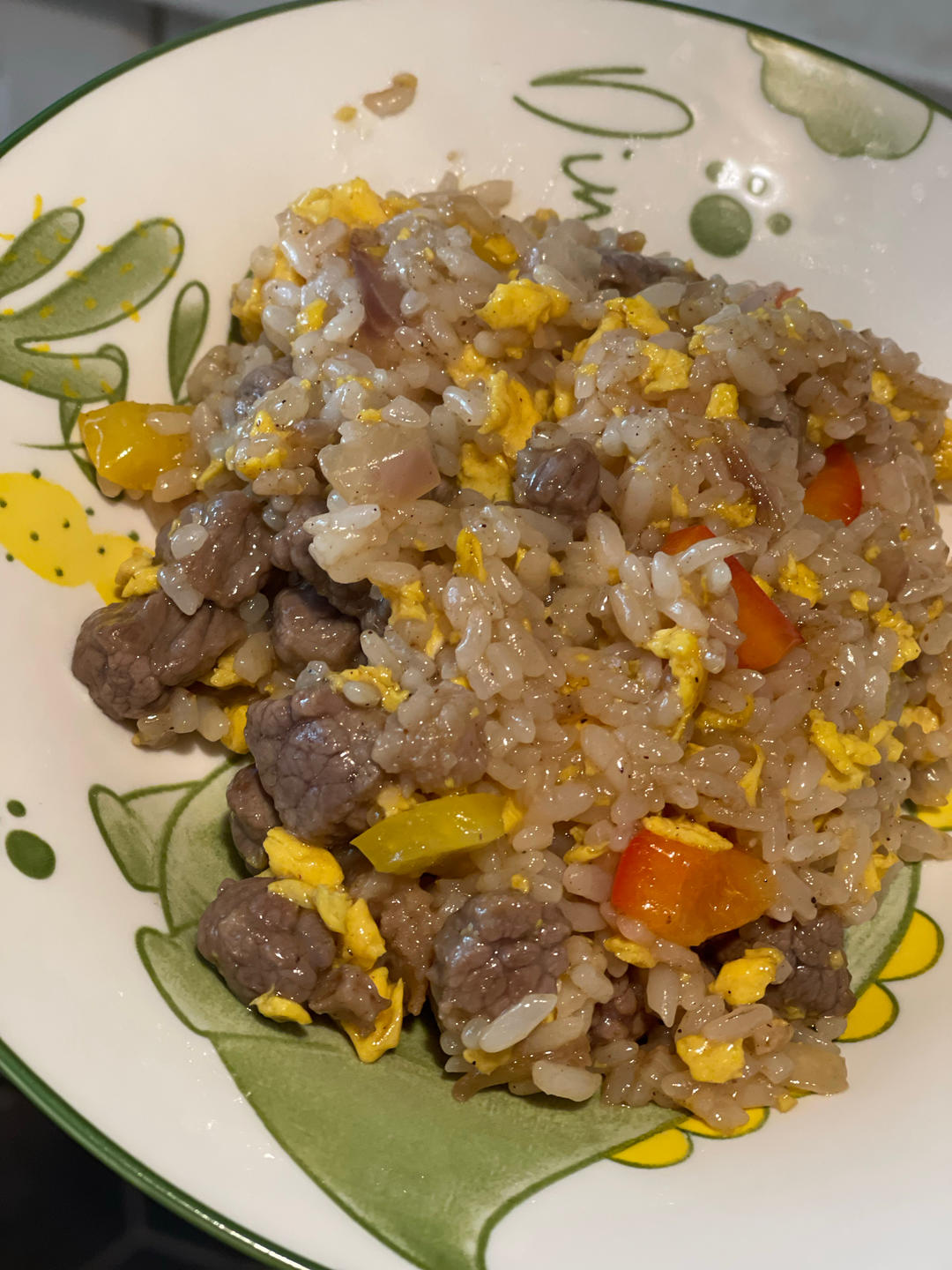 孩子最爱吃香喷喷的牛肉粒炒饭