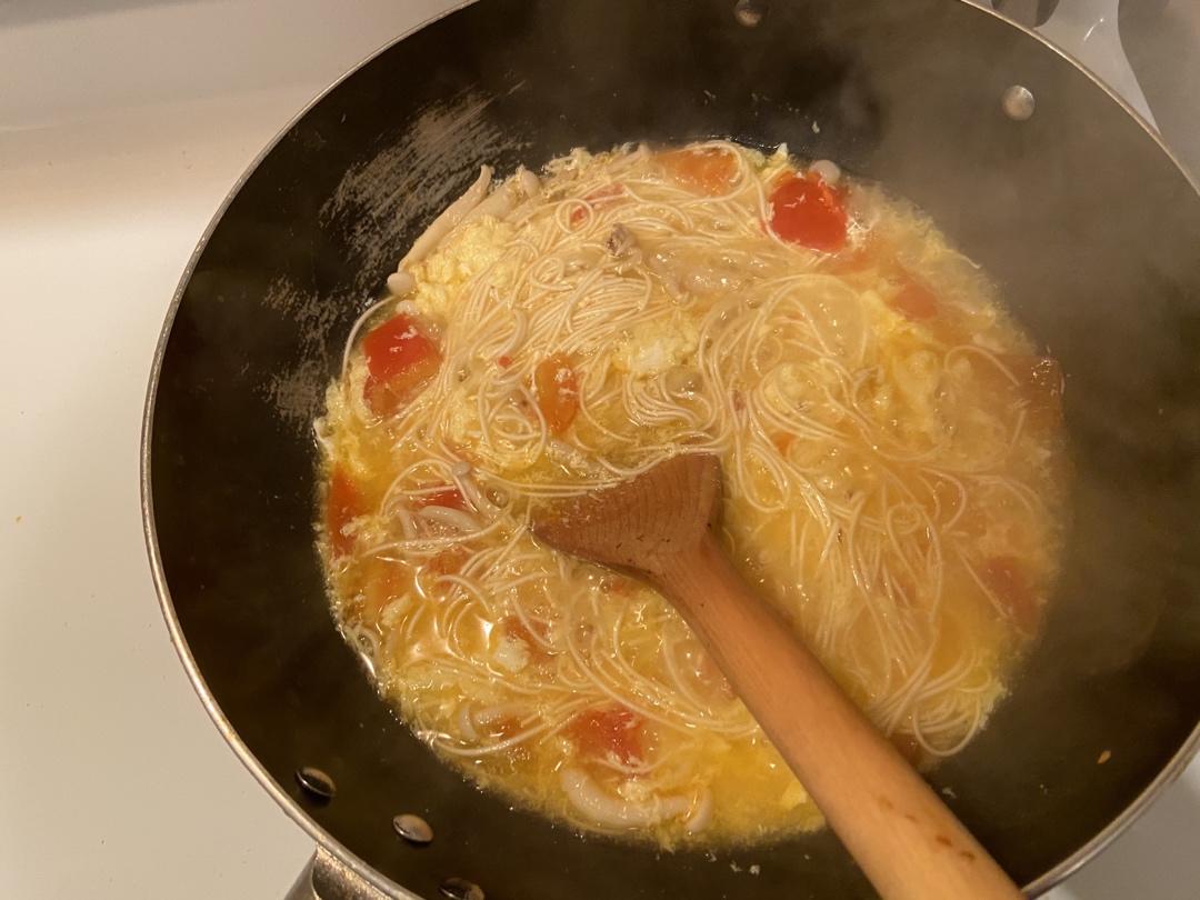 恨不得抱着锅舔的番茄鸡蛋面