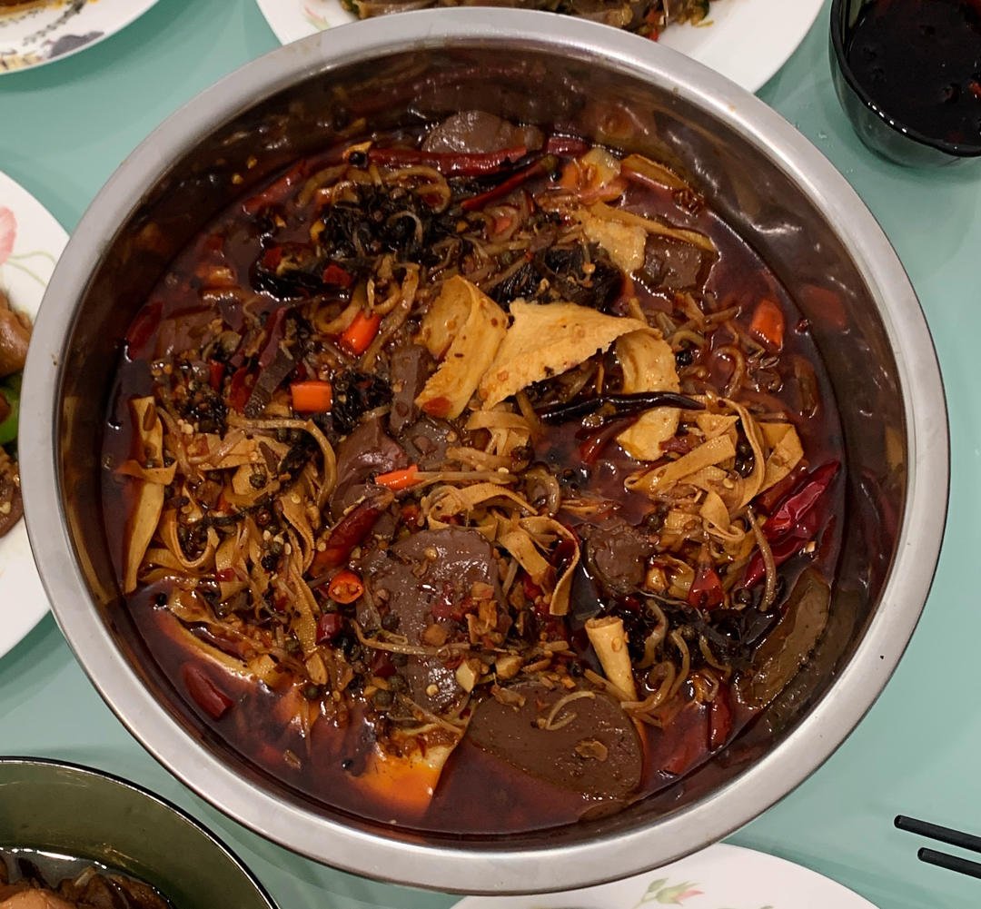 毛血旺，麻辣爽口，经典川菜“小火锅”