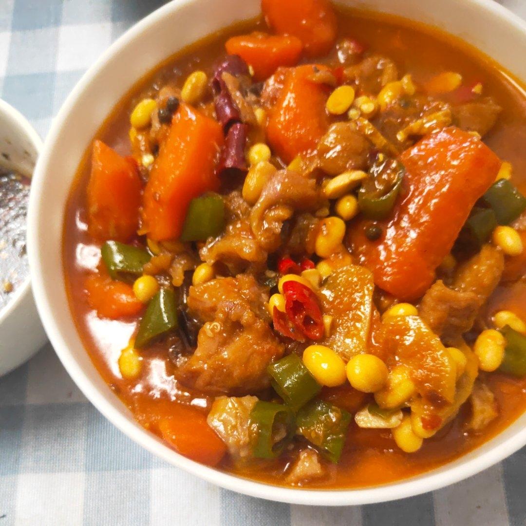 土豆胡萝卜炖鸡块