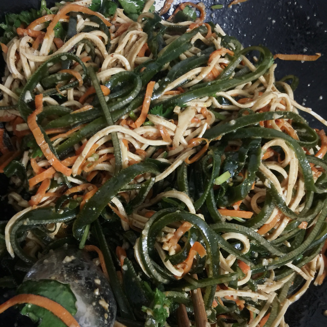 芝麻酱凉拌海带豆皮