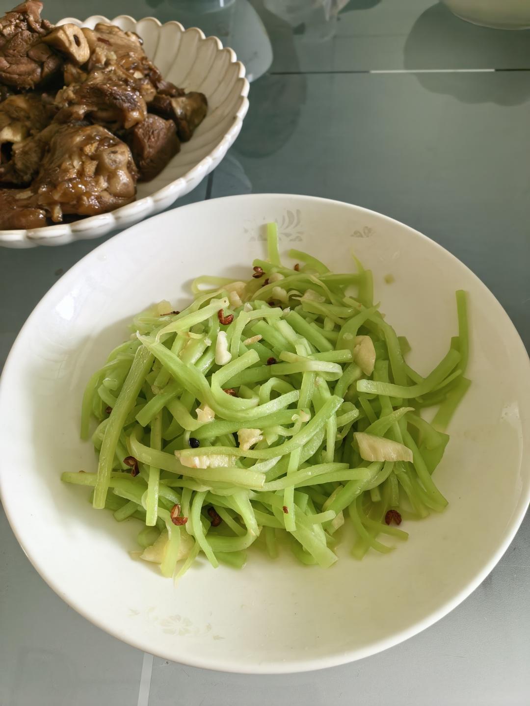 「超级好吃」的清炒莴笋丝