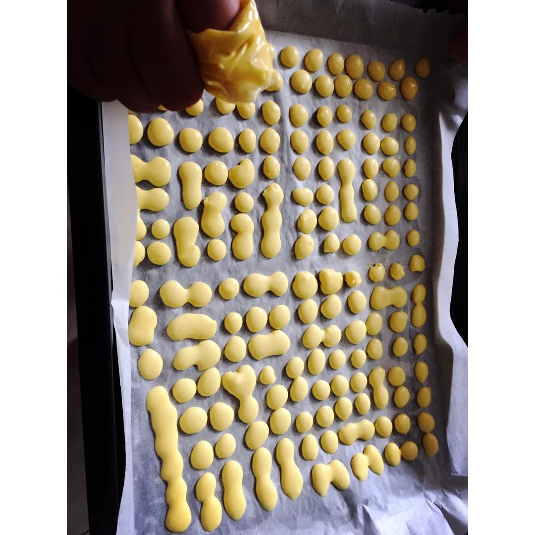 入口即化的无添加蛋黄溶豆