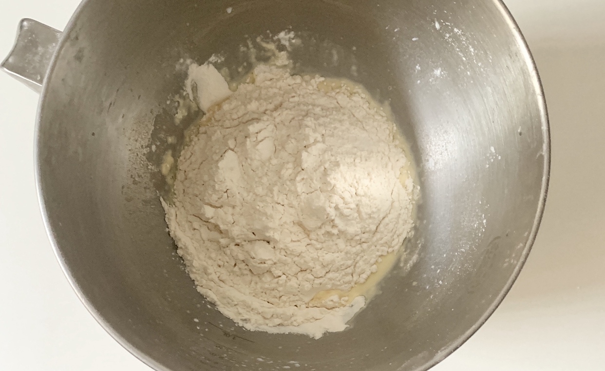 黄油砂糖小面包的做法 步骤1