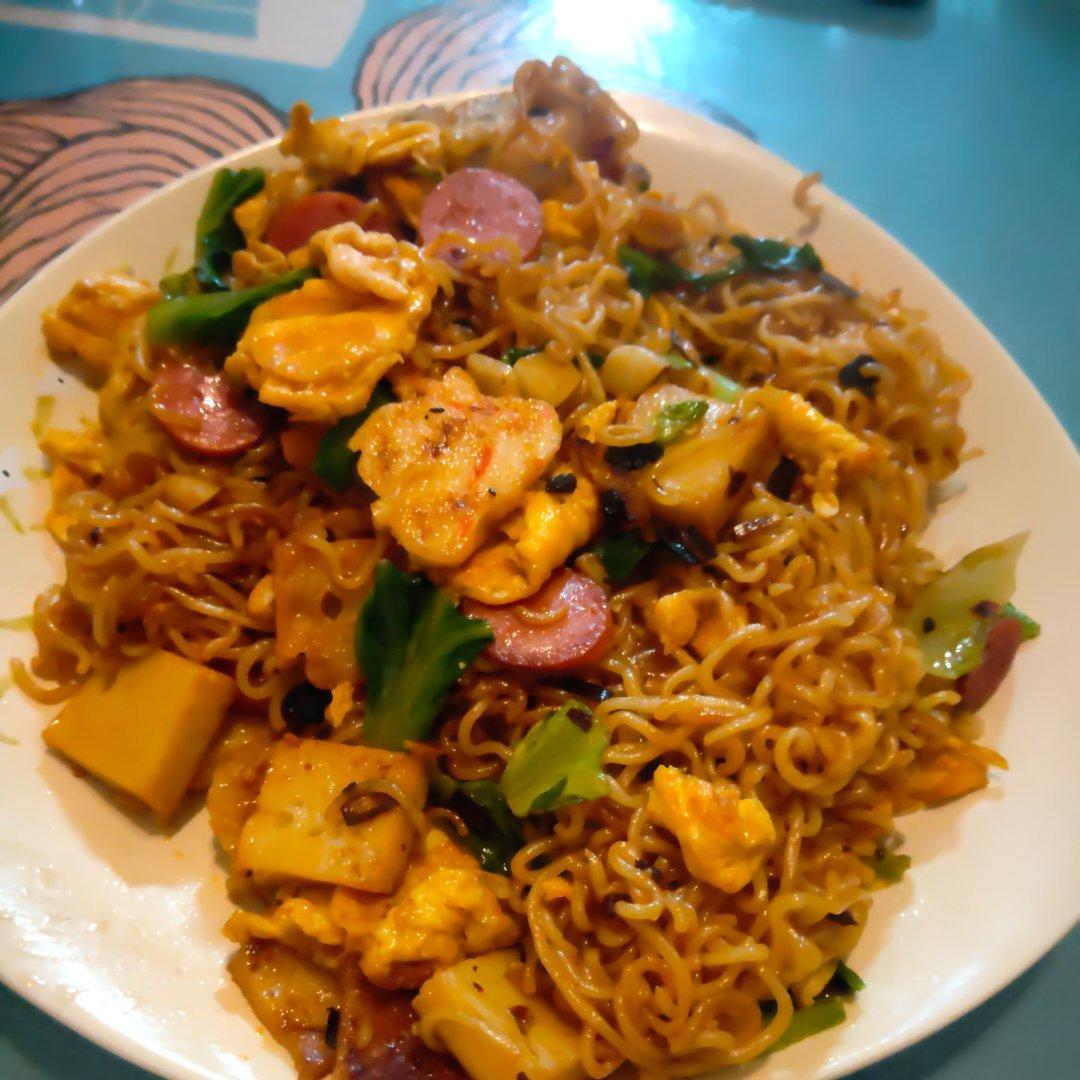 炒方便面￨幸福感爆棚