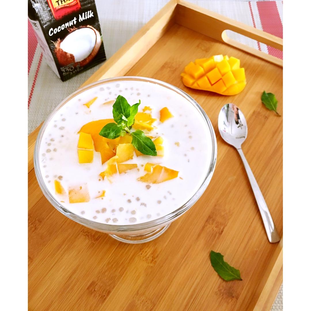 在水一方zhoush做的芒果椰浆西米露