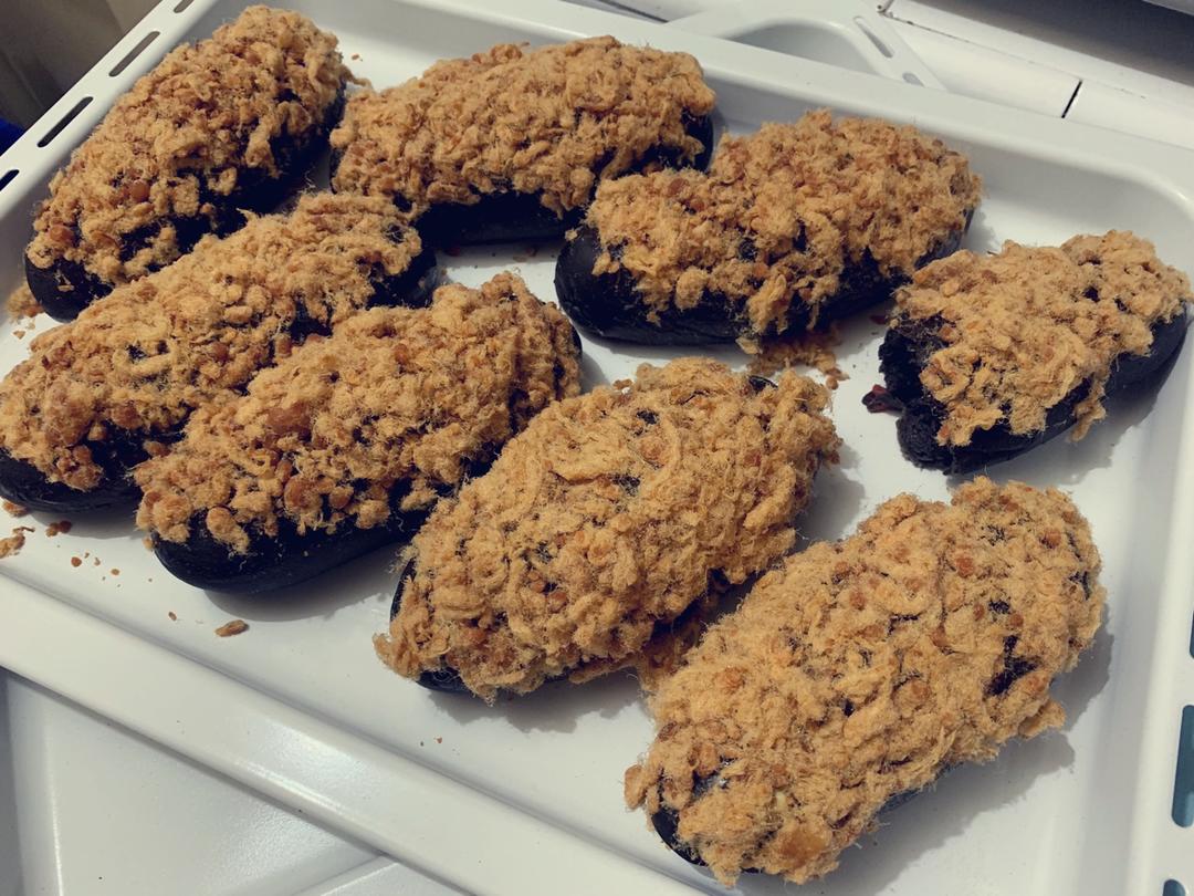 墨鱼汁咸蛋黄肉松软欧