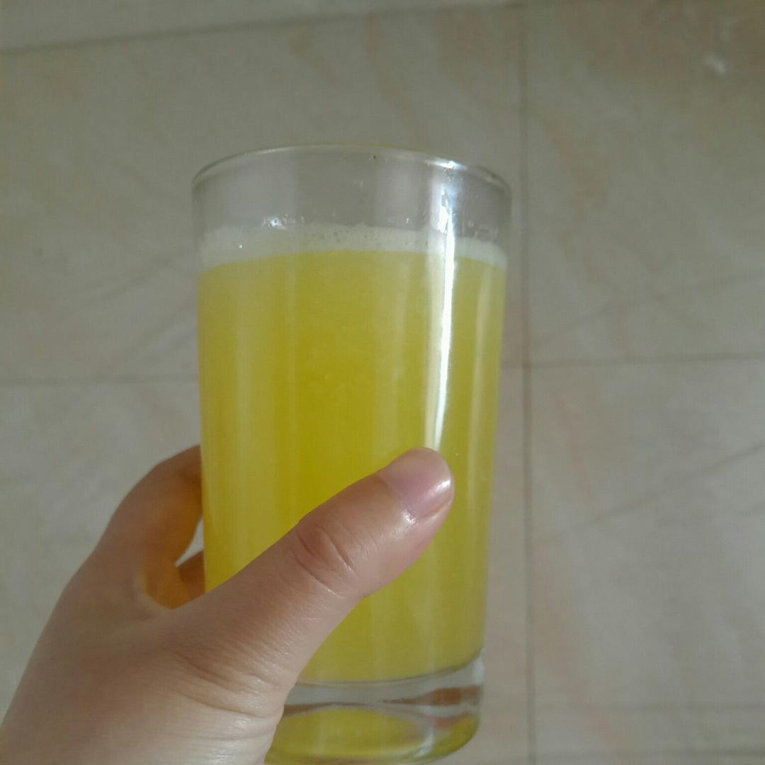 鲜榨菠萝汁