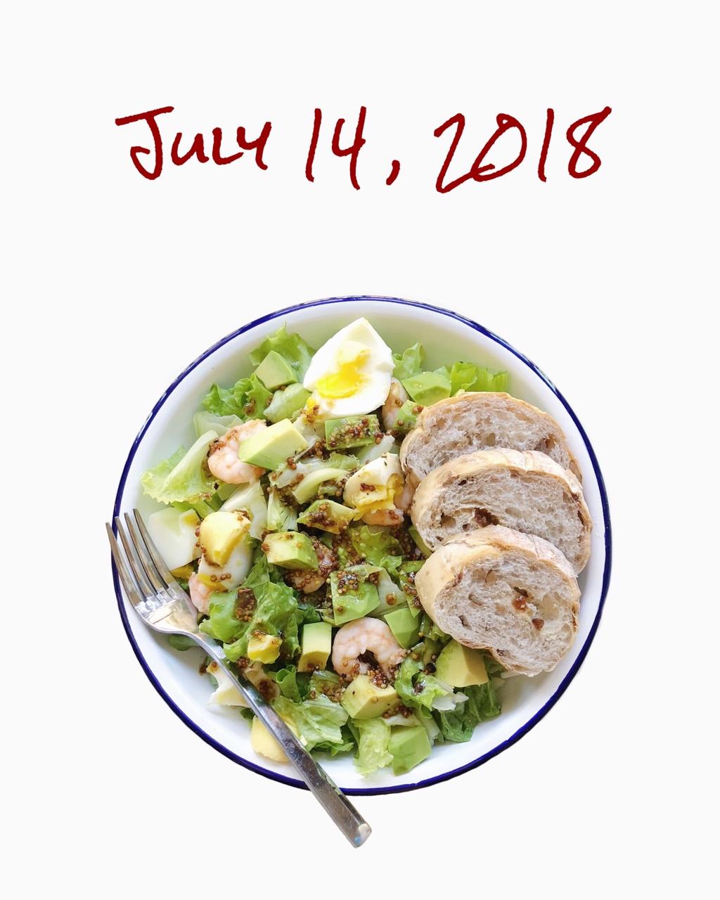 睡沙发才能吃上早餐