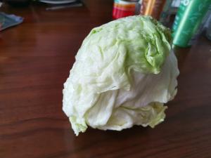 清炒圆生菜——炎热夏日的快手菜的做法 步骤1