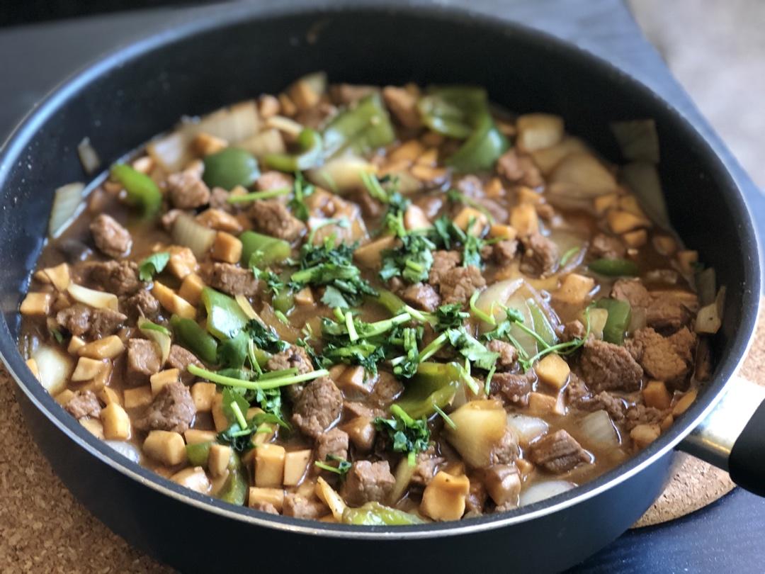 家常菜~杏鲍菇烧牛肉粒