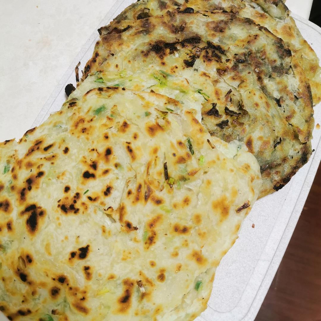 家常葱油饼 柔软多层 凉了也不硬 附细节视频详解