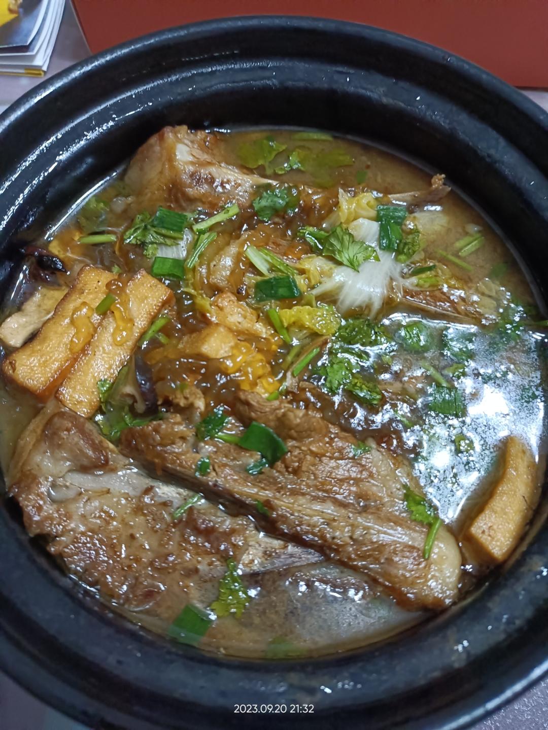 东北特色炖菜--砂锅🍲大白菜豆腐炖排骨五花肉