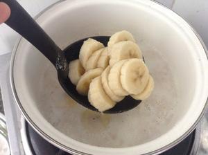 香蕉牛奶燕麦（热粥）的做法 步骤1