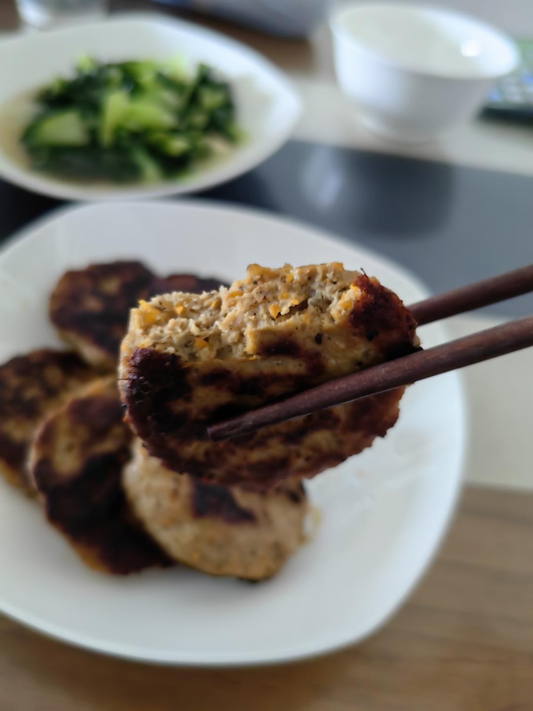 鲜嫩多汁牛肉饼