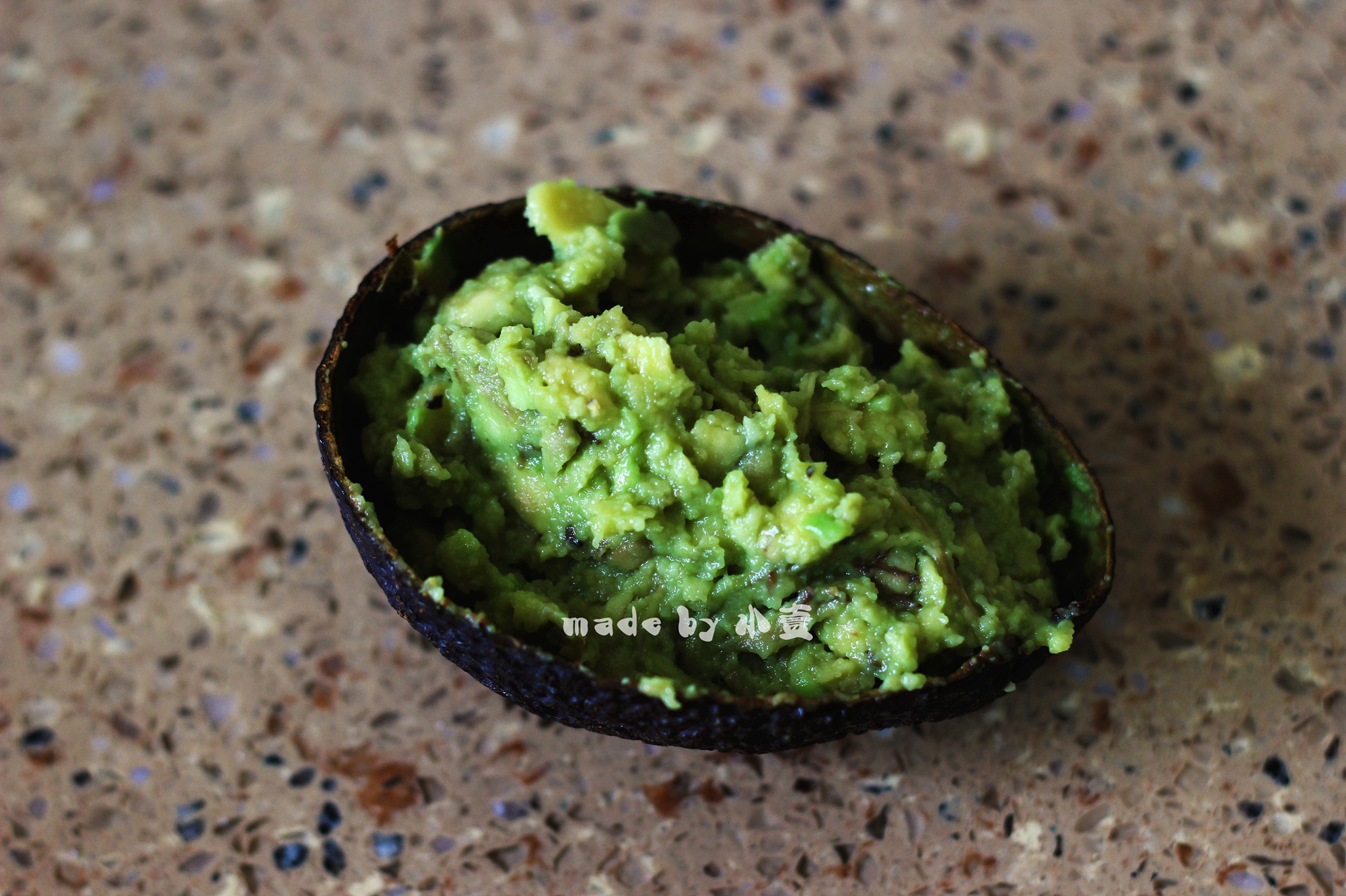 牛油果酱抹面包