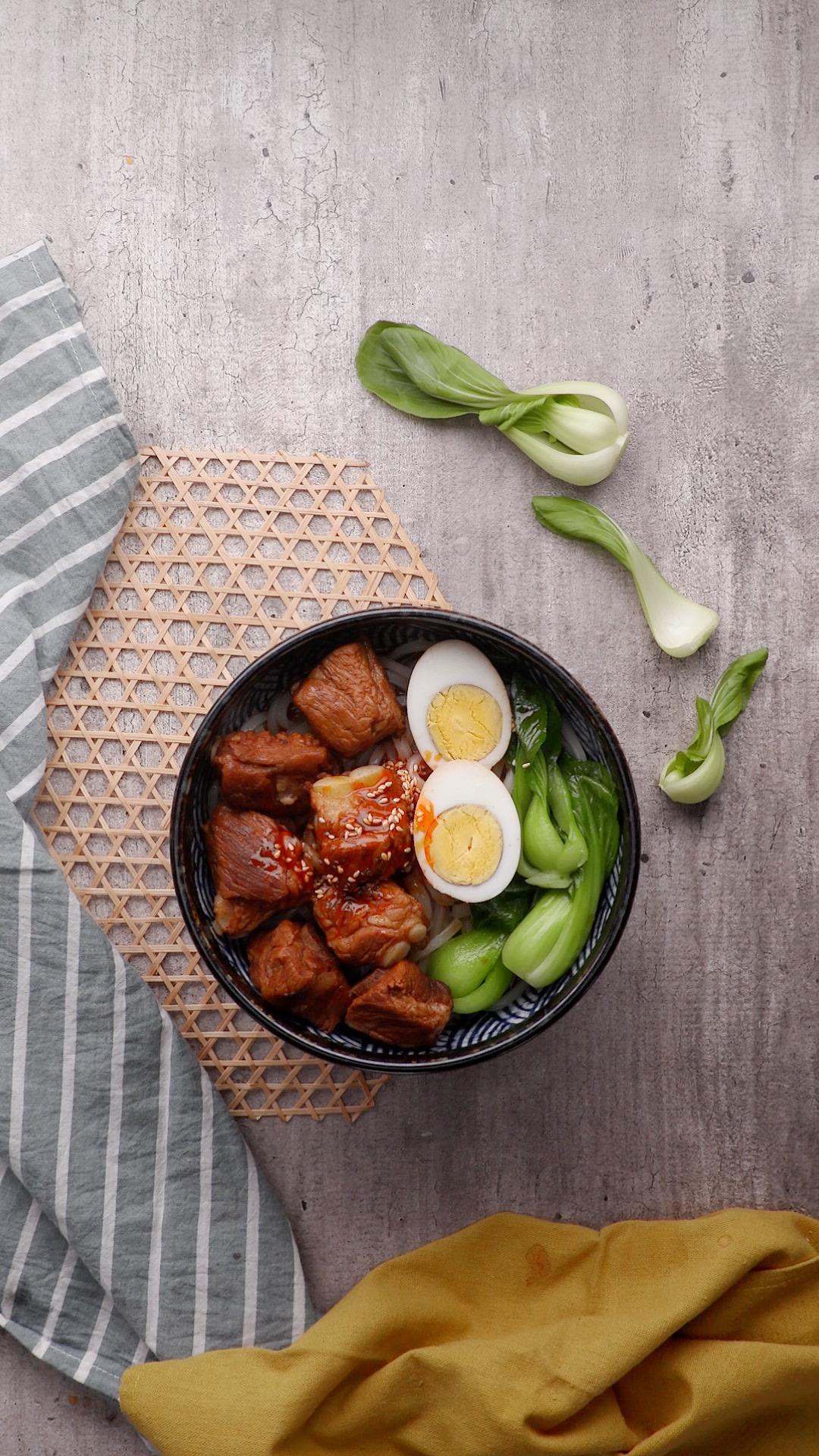 红烧排骨面的做法