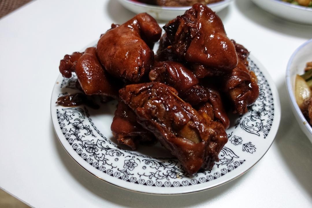 老丁的私房菜－红烧猪蹄