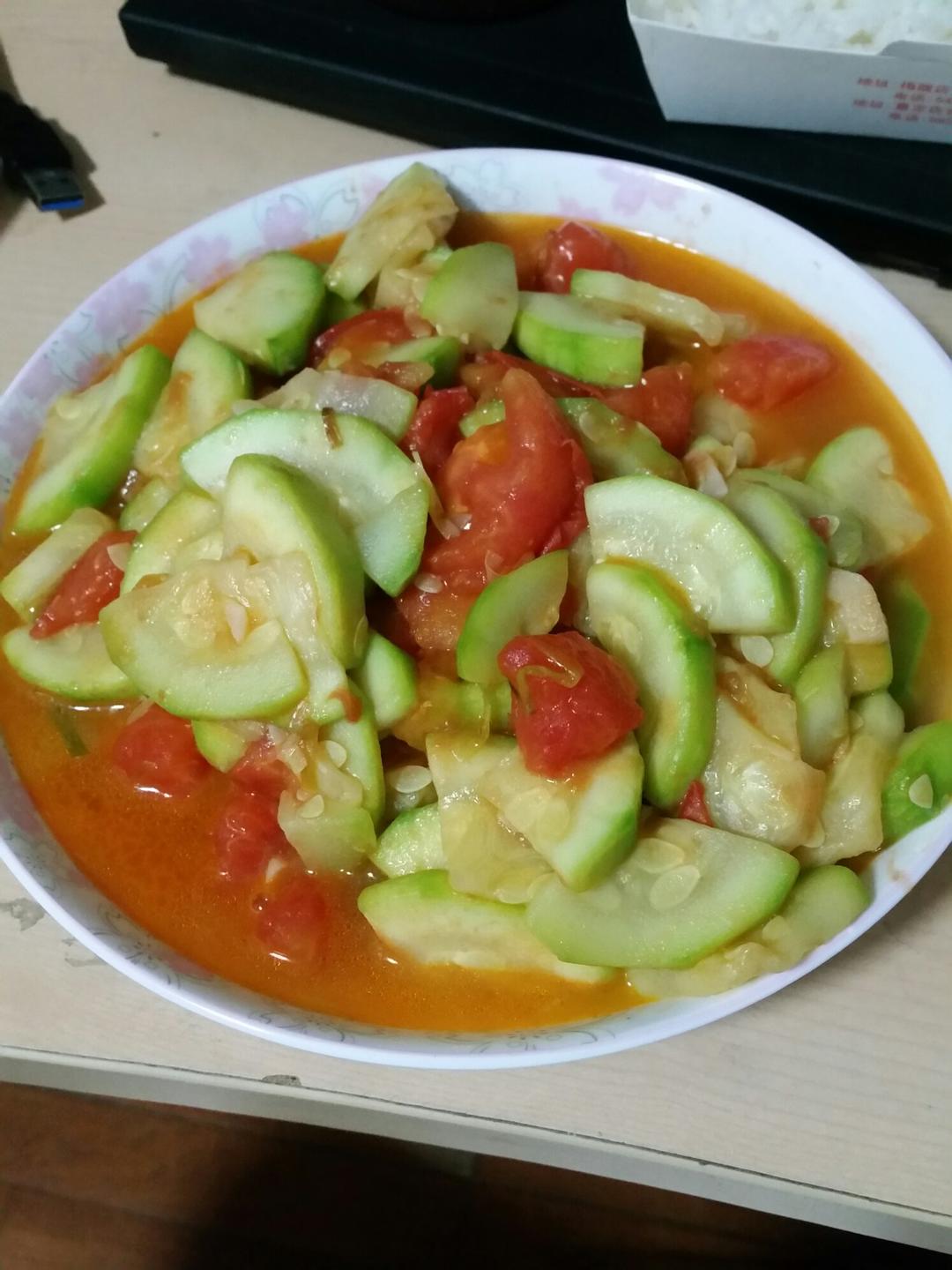 西红柿炒西葫芦