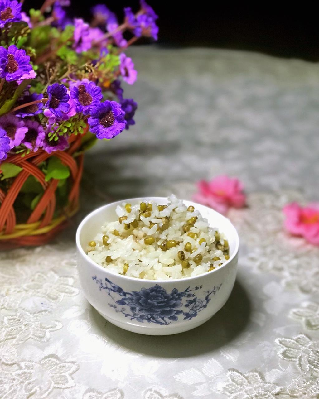 【只是简单的一碗绿豆米饭图片】流光舞_下厨房