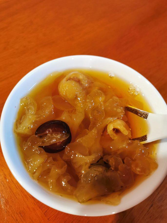 银耳红枣汤（补铁补血最牛逼）