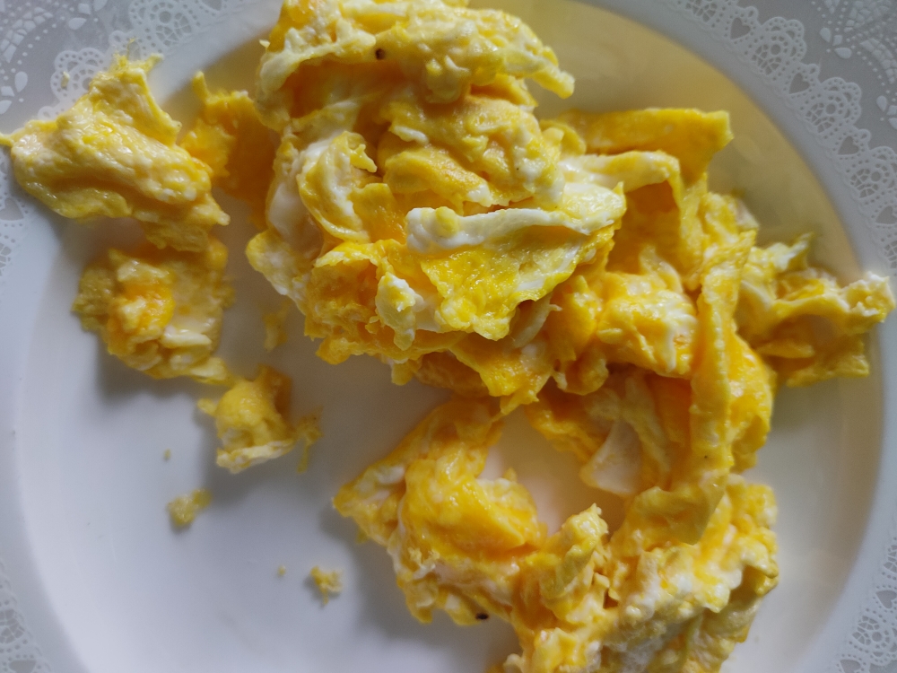 鸡蛋炒蒜苔的做法 步骤1