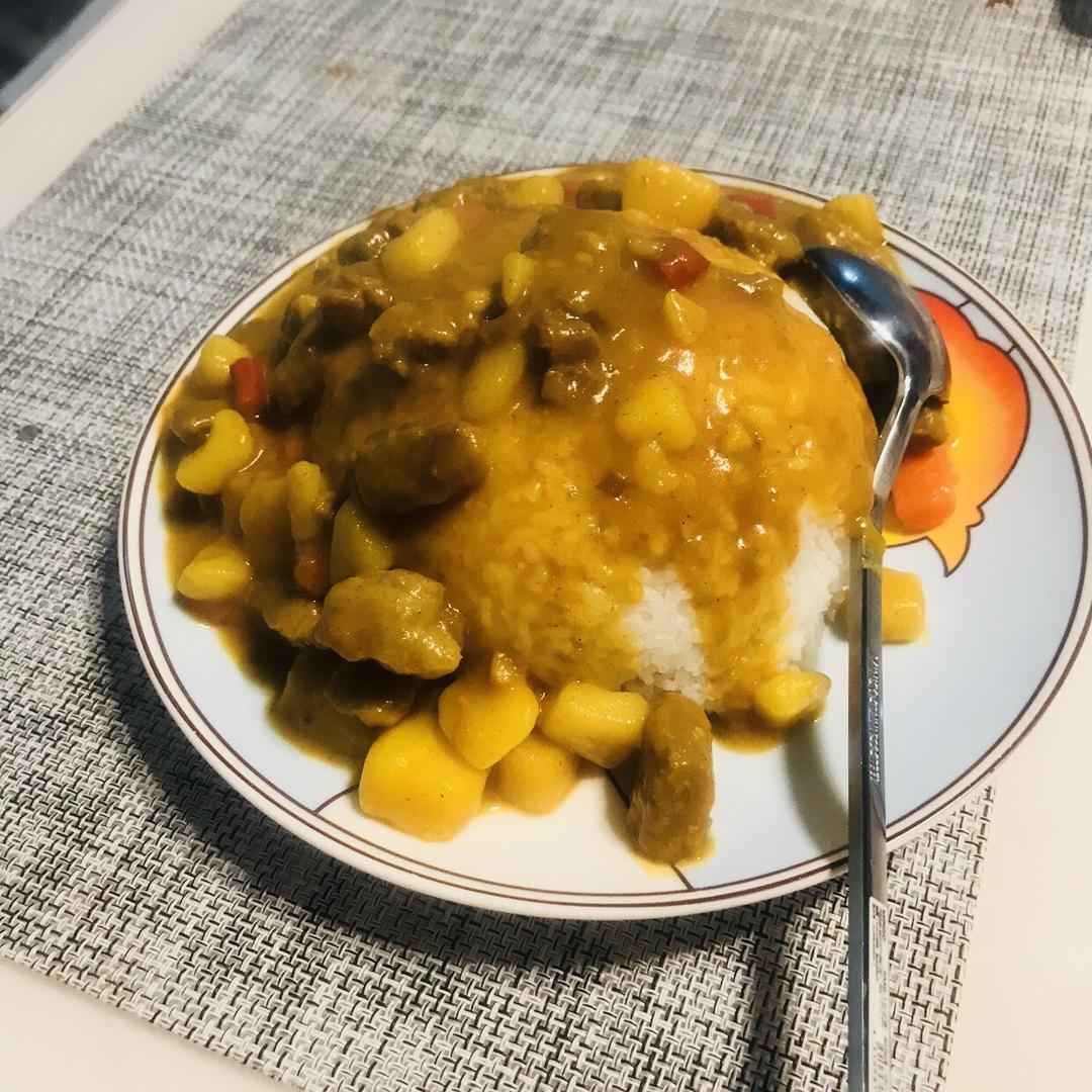 土豆咖喱牛腩盖饭
