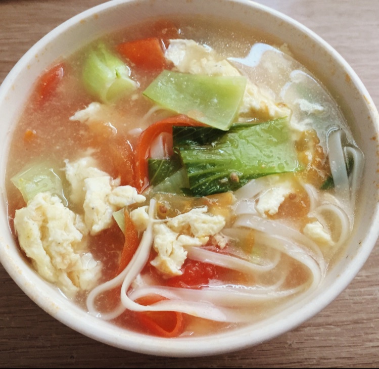 最家常的普通汤面——西红柿鸡蛋龙须面