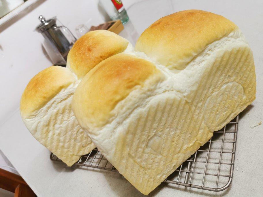 超级绵~奶白吐司