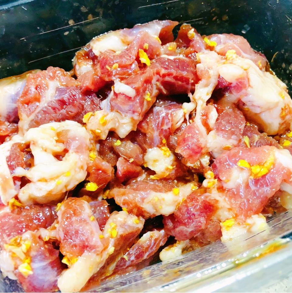 奶白菜炒肉的做法 步骤2