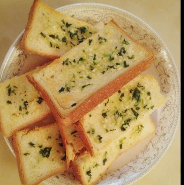 微波炉蒜香面包