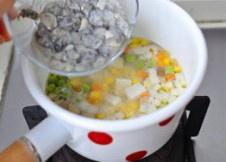 金瓜鲜蘑海蛎煲的做法 步骤6