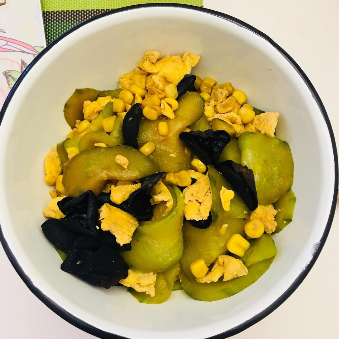 黄瓜木耳炒鸡蛋